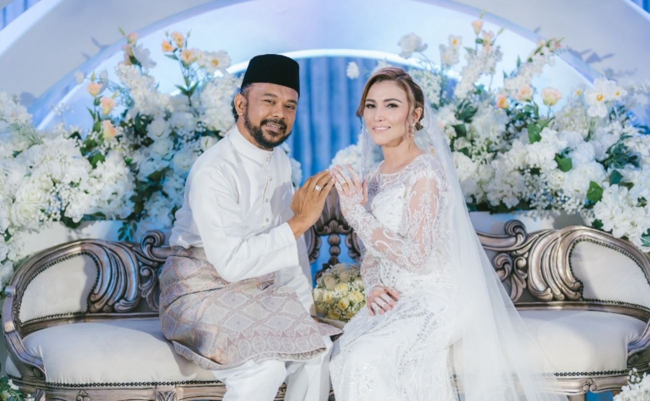 cat farish, shikin maembong sah kini bergelar suami isteri