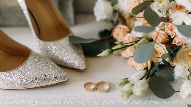 kasut cincin dan hiasan perkahwinan