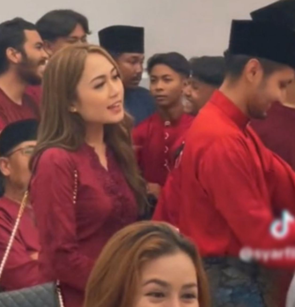 sufian suhaimi tak terasa bila netizen persoal kenapa teman wanita ‘free-hair’