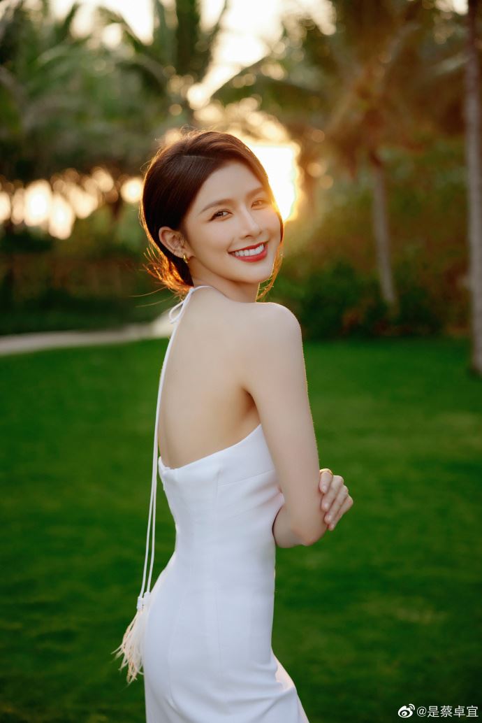 ⚠️街头崩溃照被疯传❗️蔡卓宜发文澄清❗️「照片丑到自己想哭」😭