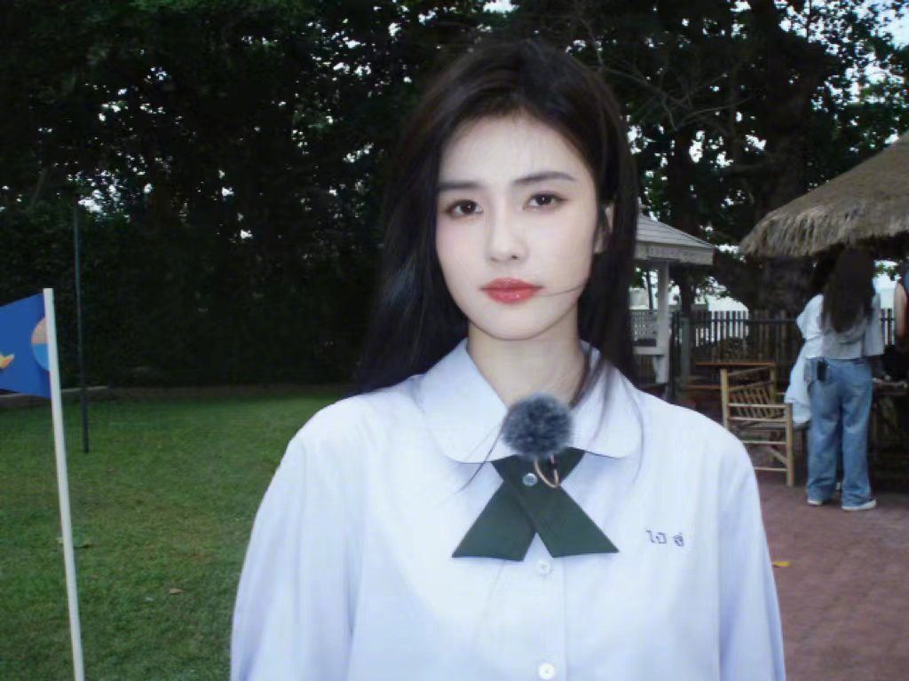 白鹿发文告别奔跑吧11❗和成员们合照好好看😍