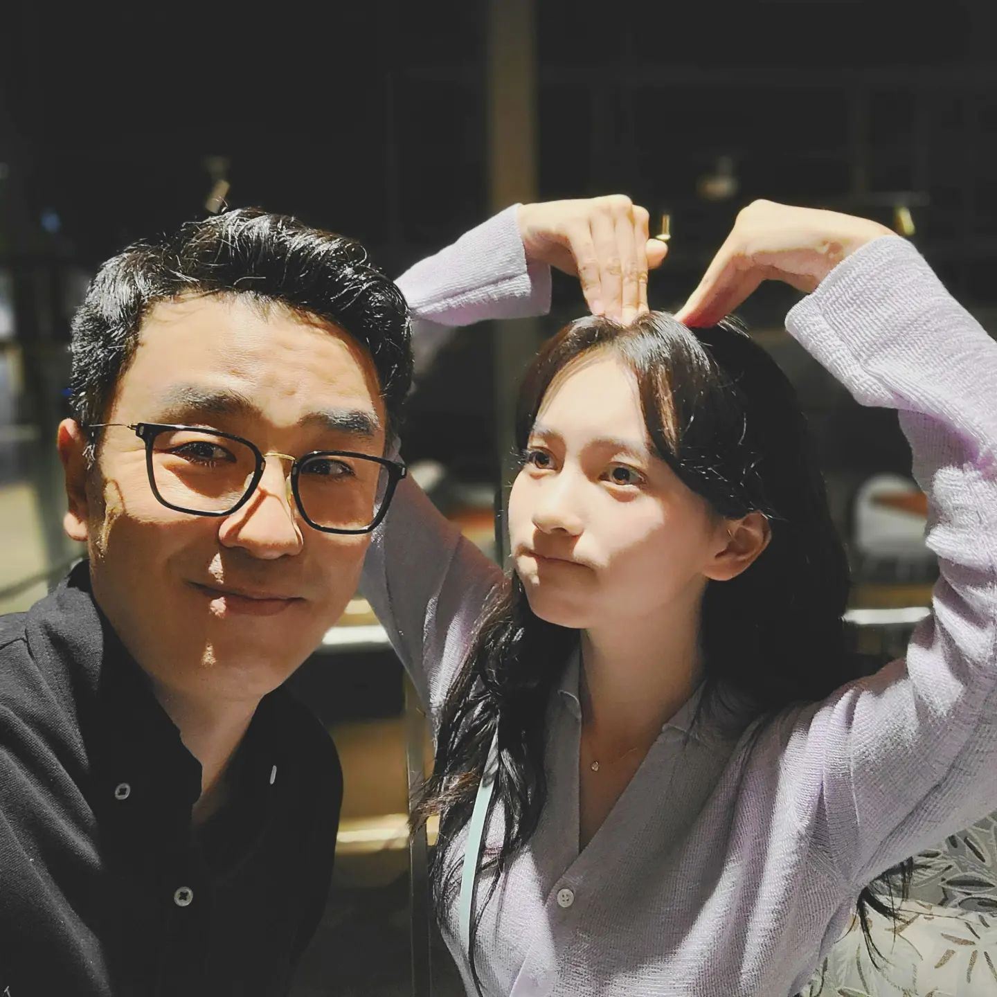 《七号房的礼物》荧幕父女因试映会再相聚❗上次相聚还是十年前🥹