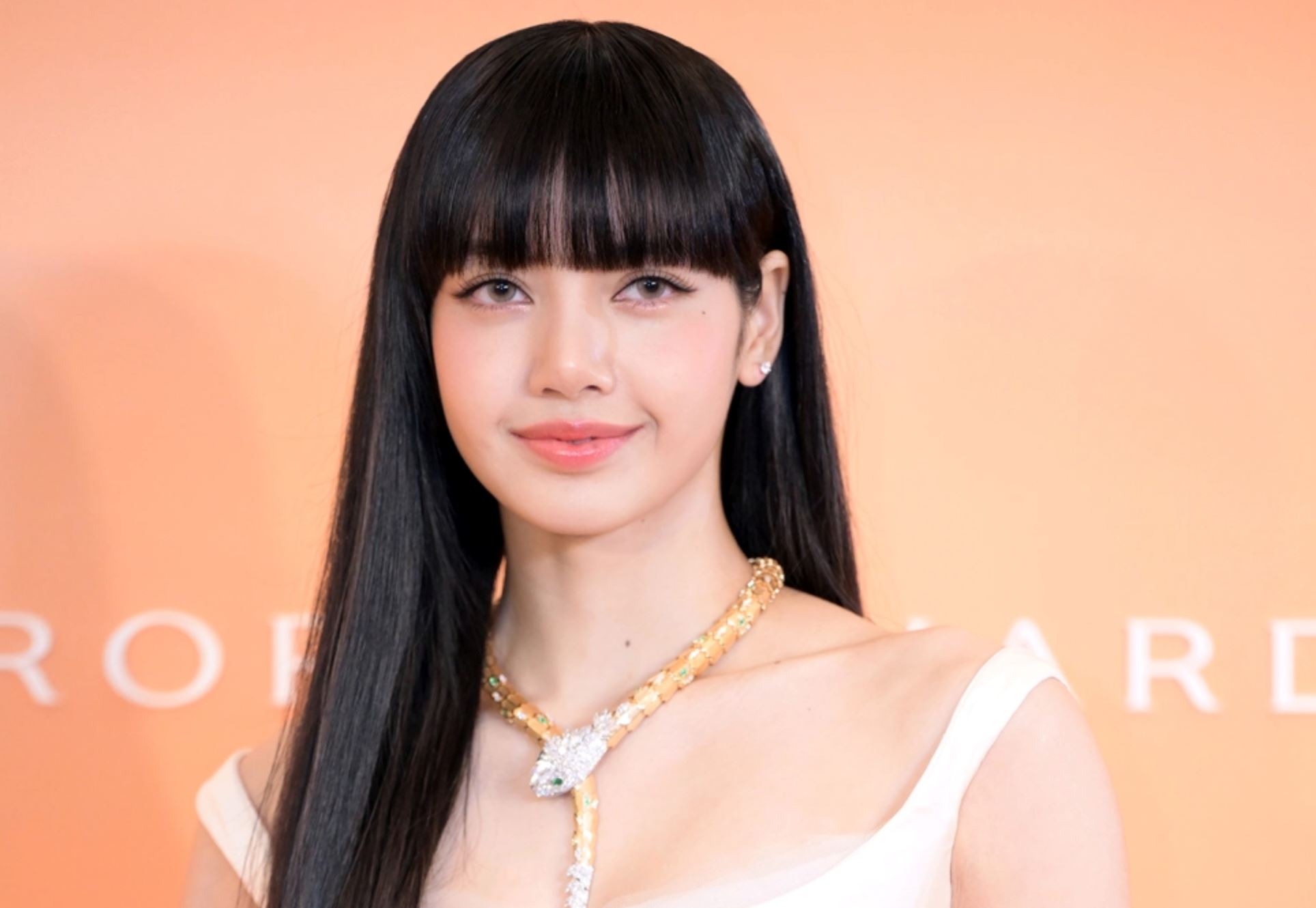 sanggup pakai stokin berlubang, peminat puji lisa blackpink rendah diri