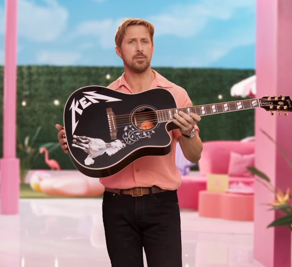 电影《芭比》肯尼和韩团bts jimin撞衫❗肯尼还送礼给jimin🎸