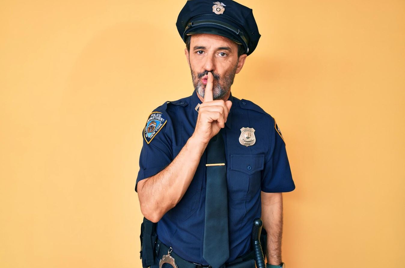 penganggur menyamar polis, dua bulan kerja dengan polis sebenar tak kantoi