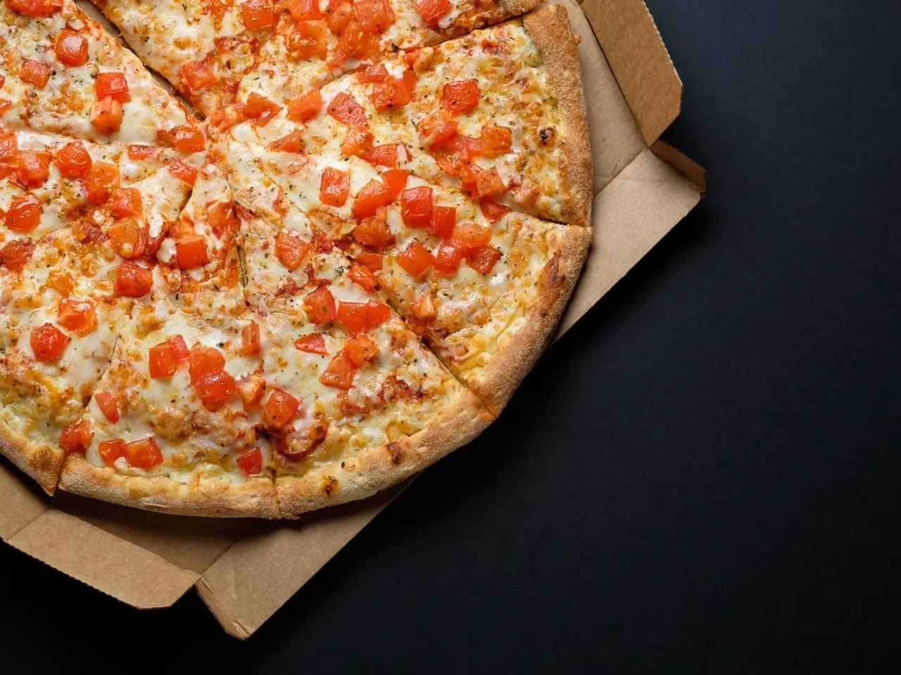 unik, syarikat piza ini perkenalkan skim “makan dulu, bayar lepas meninggal.”