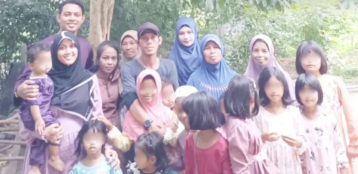 the power of social media! malaysian man reunites with mother in thailand after 27 years