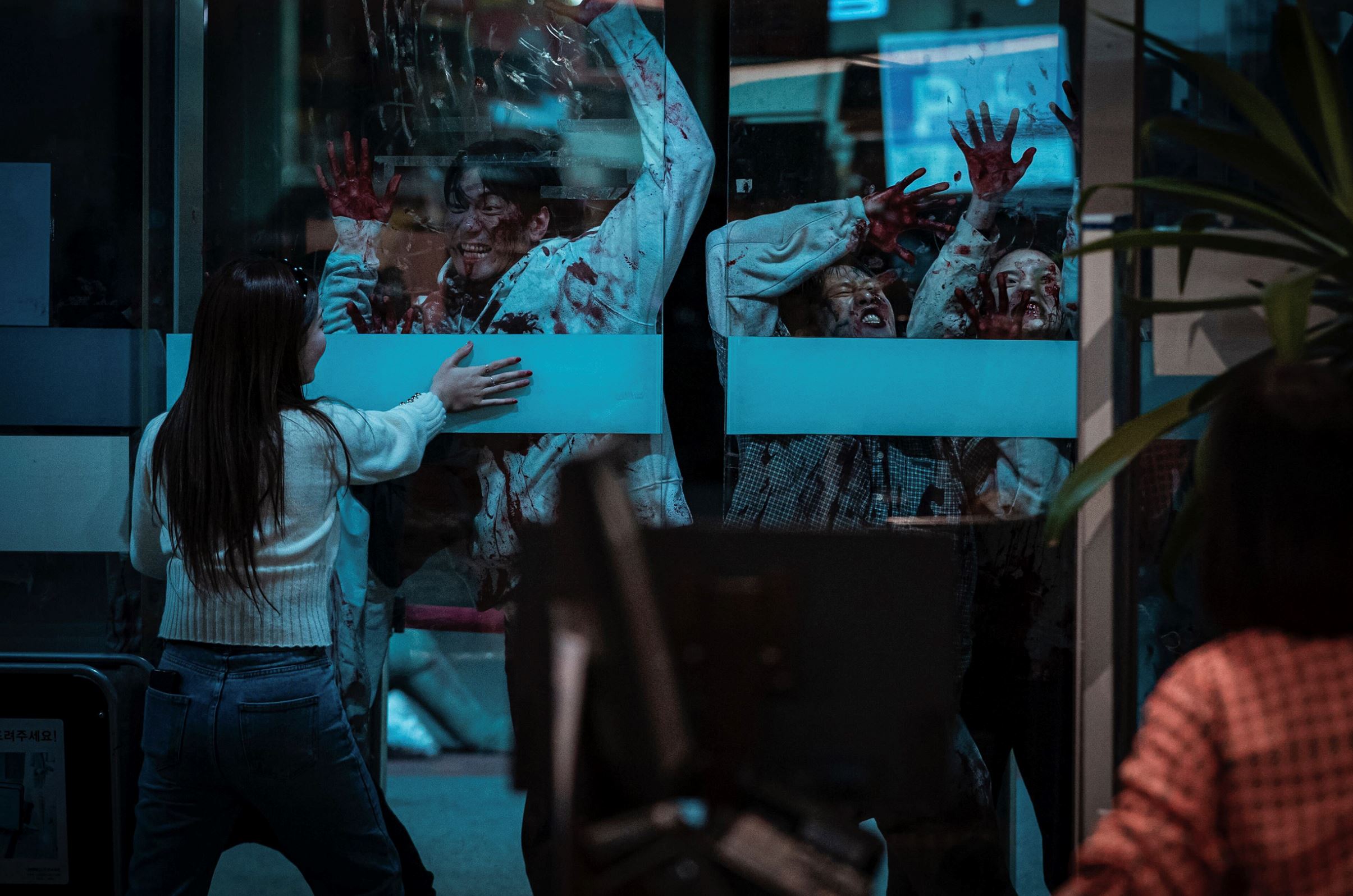 ⚠️真人版丧尸校园❗️《丧尸宇宙》玩家需要在僵尸世界完成任务🧟