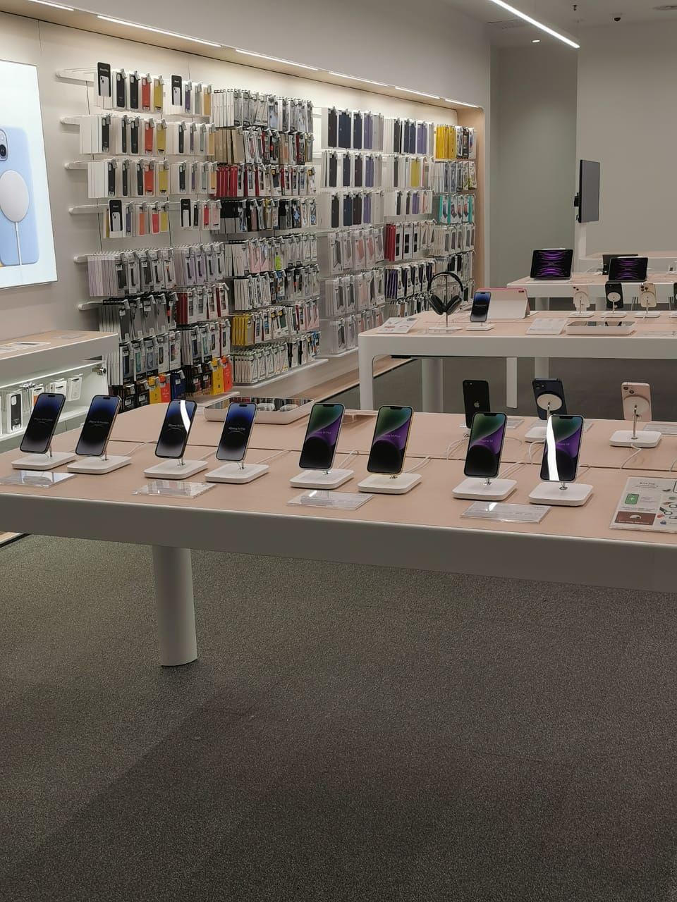 lepas pavilion kl, apple premium partner kedua kini dibuka pula di 1 utama