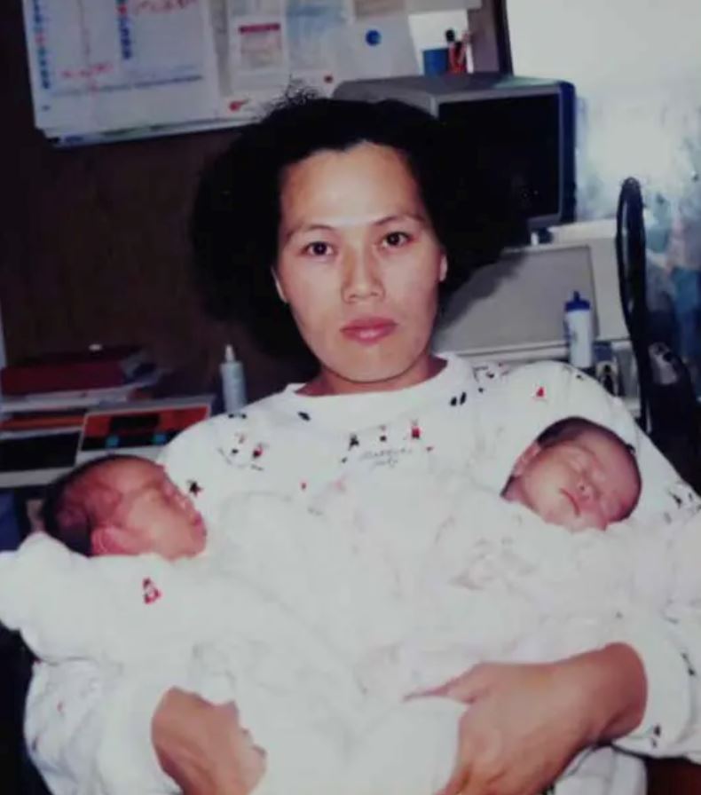 beza tinggi luar biasa, pasangan kembar ini cipta rekod dunia