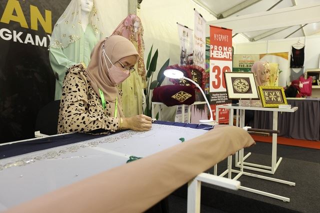 kraftangan batik hkk2023