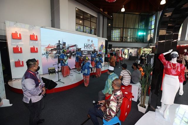 persembahan kebudayaan tradisional