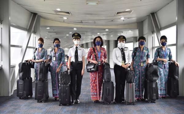 semua krew pesawat mas ini adalah wanita! “dari check-in sampai ke pilot”