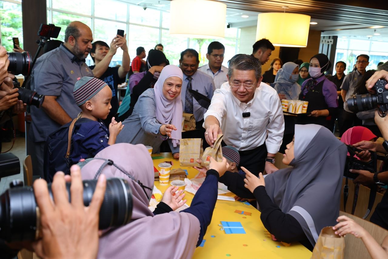 komited bantu rakyat, mcdonald’s malaysia perkenal set menu rahmah
