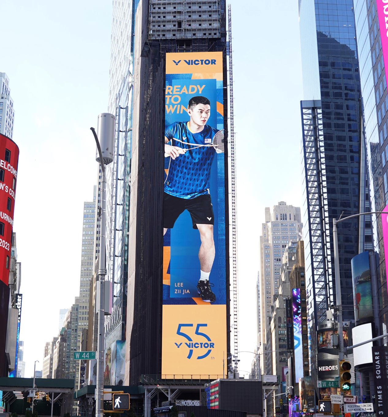 大马之光！李梓嘉登上纽约时代广场大荧幕！