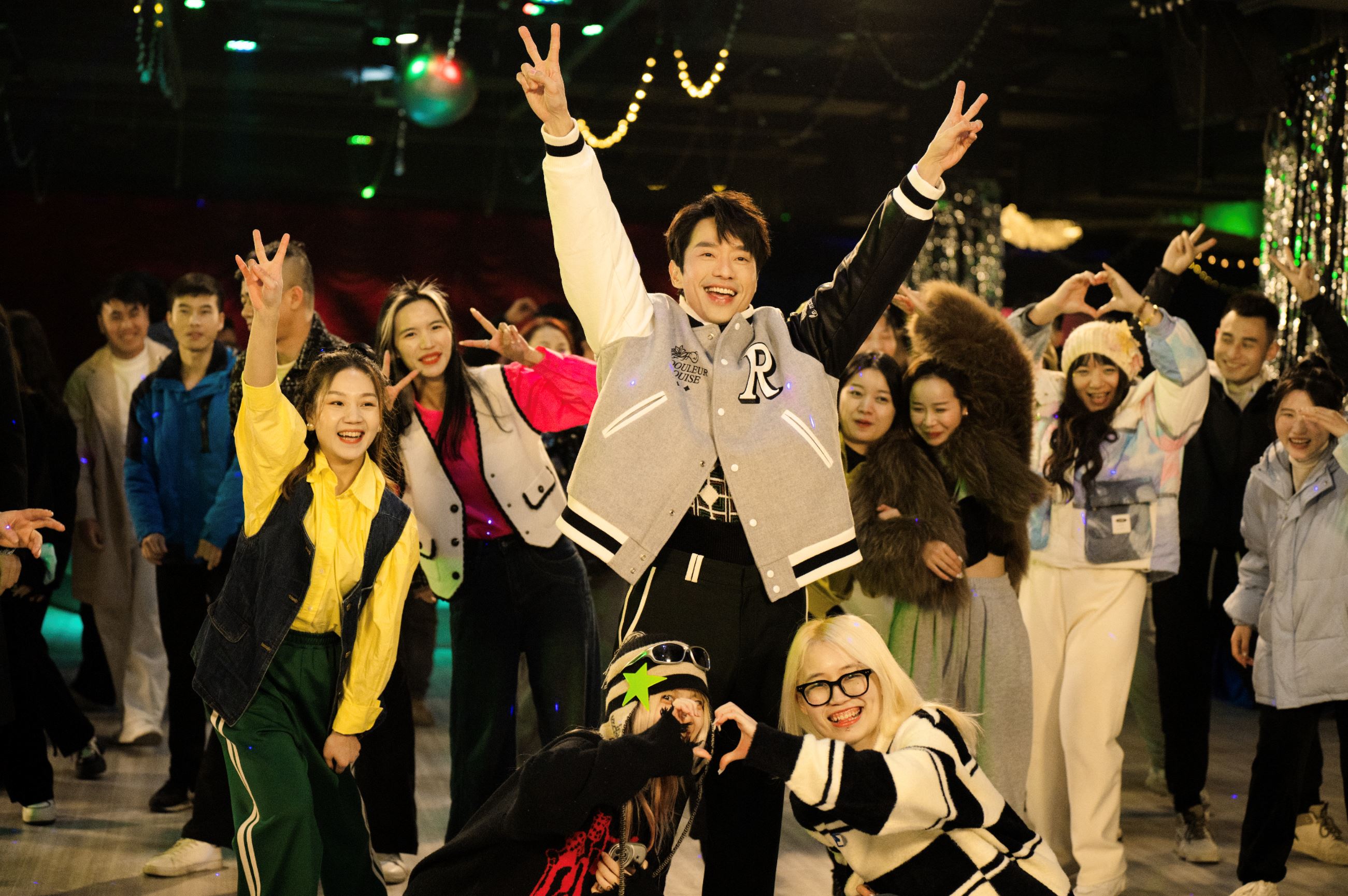 🌟【mv】张栋樑全新单曲《好想再见》❗️mv玩穿越时空分饰两角见旧情人