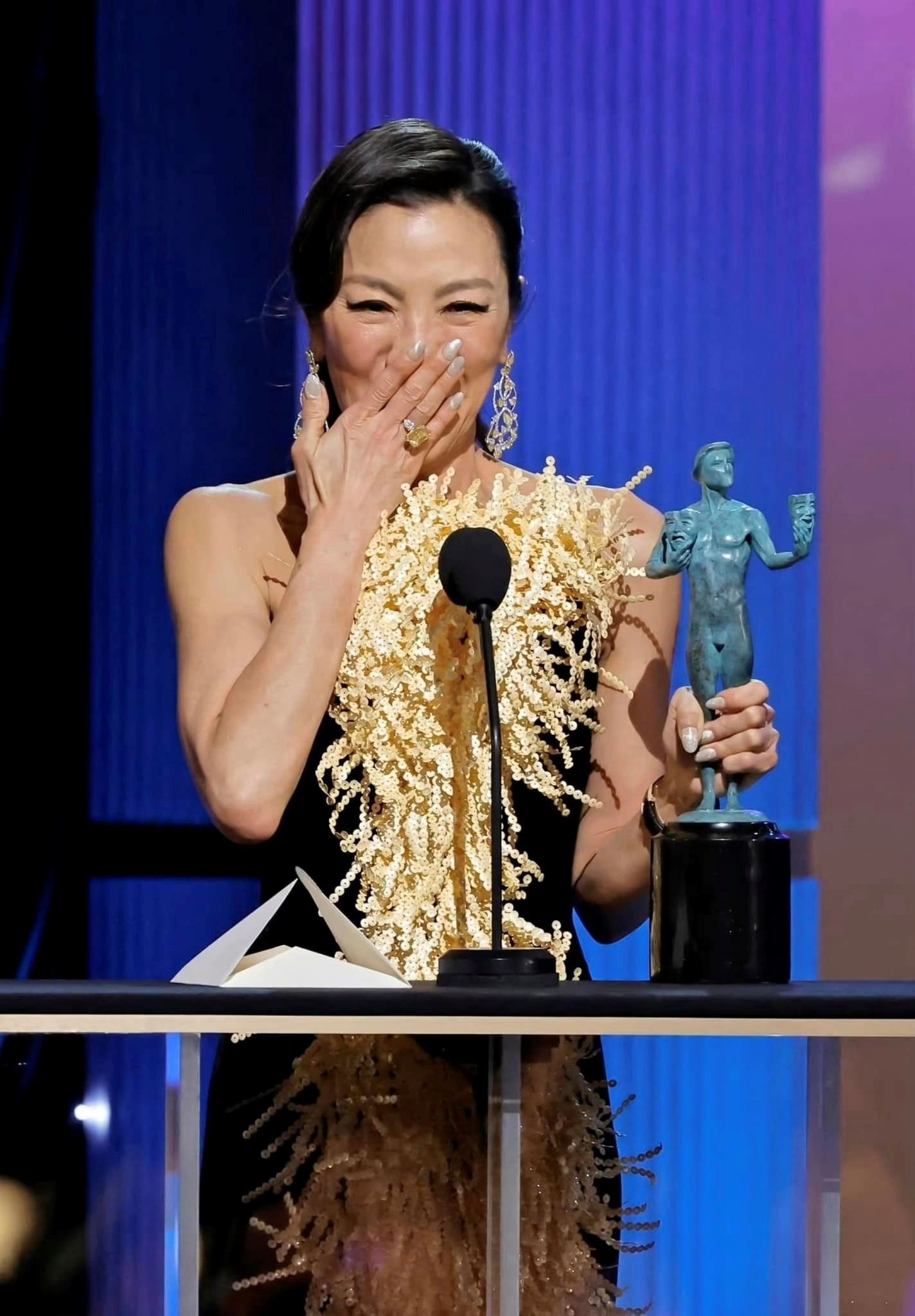 michelle yeoh cipta sejarah jadi aktres asia pertama menang oscar!