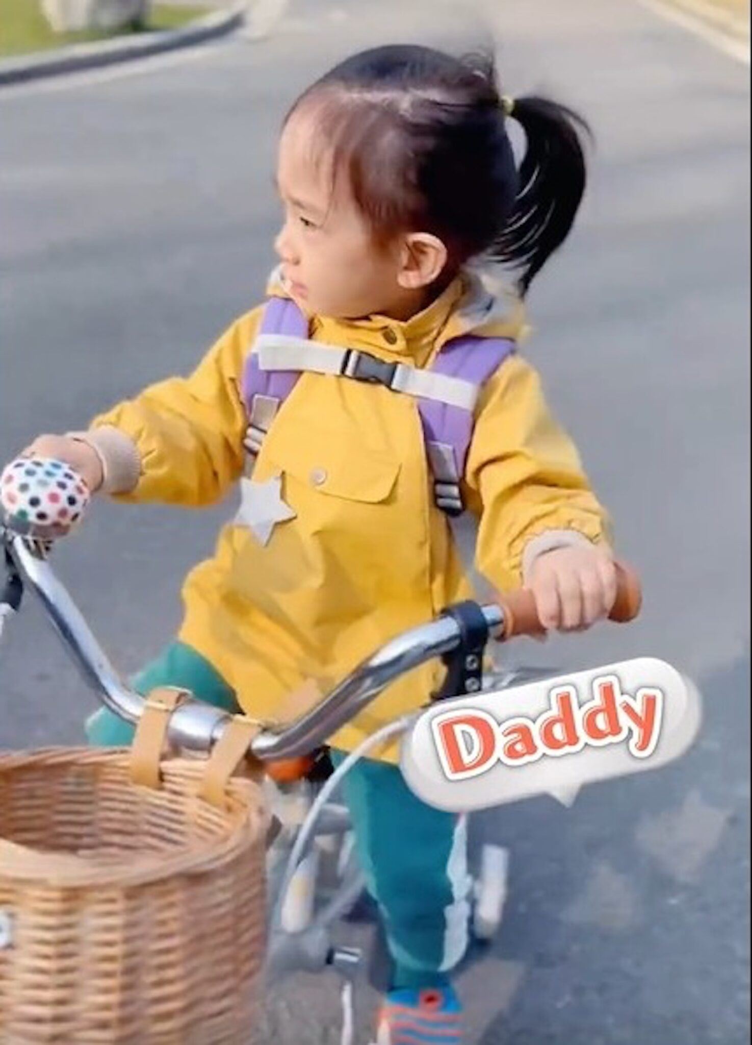 hoho留长发当女儿养？应采儿挨轰！