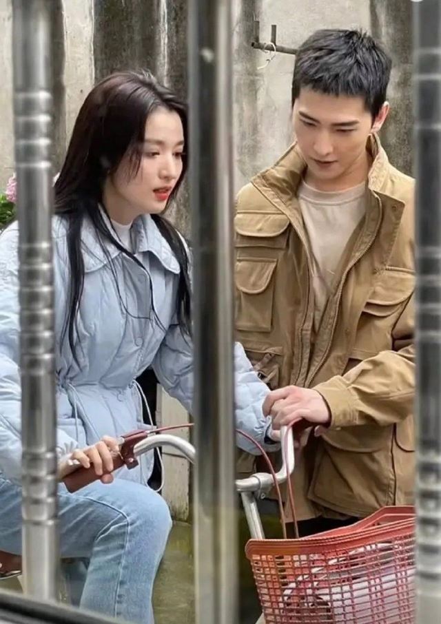 杨洋、王楚然再传热恋中！马尔代夫热吻被抓包！