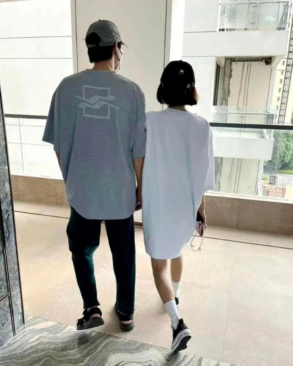 秦岚、魏大勋官宣恋情？节目上首次认爱！