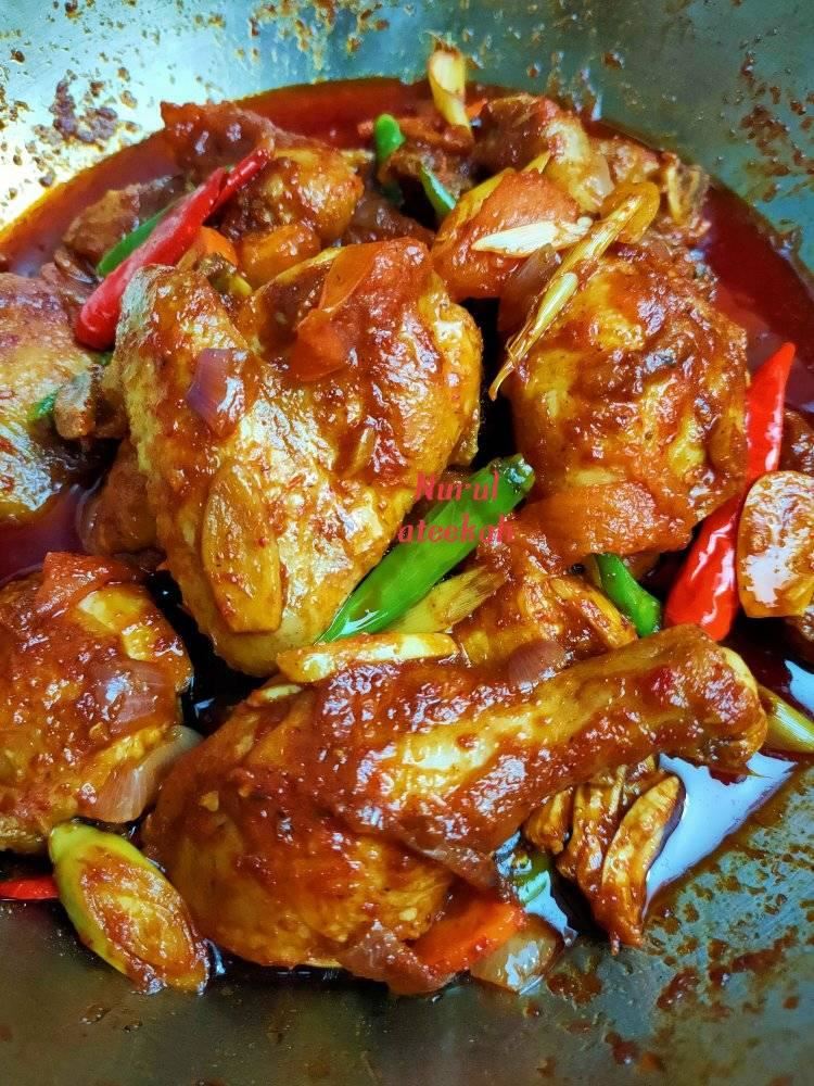 senang rupanya nak masak ayam goreng tomyam pedas ni, guna pes je