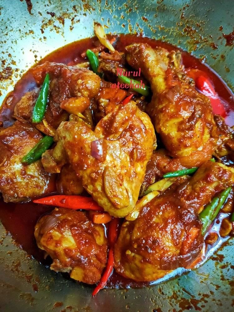 senang rupanya nak masak ayam goreng tomyam pedas ni, guna pes je