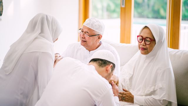 Raya dengan Eratkan Jalinan Tropicana