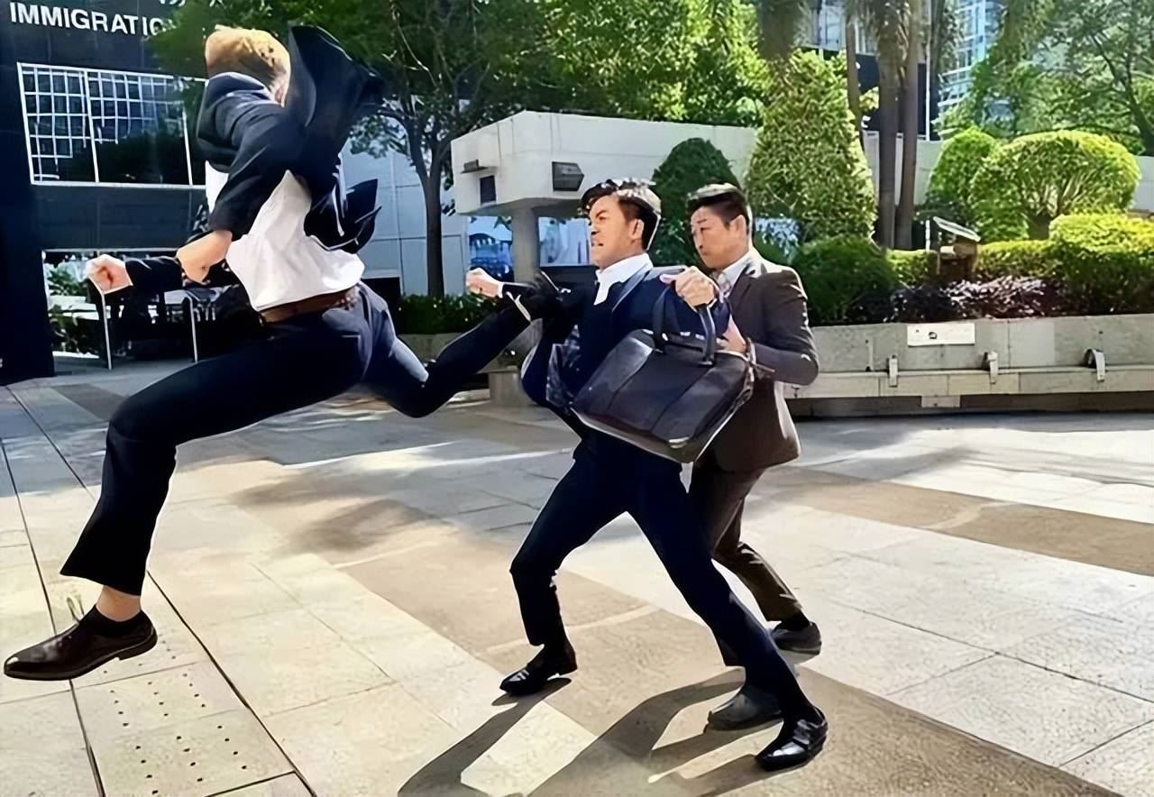 📺《法言人》容天佑「飞脚」成功出位❗️曾因穷困被迫分手⚠️从小习武是黑带四段🔥