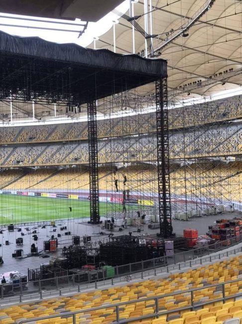 ada aksi harimau malaya dan konsert coldplay di stadium yang sama, “ini kali kedua berlaku..”