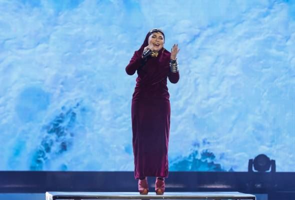 nadeera zaini diasak netizen selepas penampilannya bawa lagu maher zain kurang sesuai