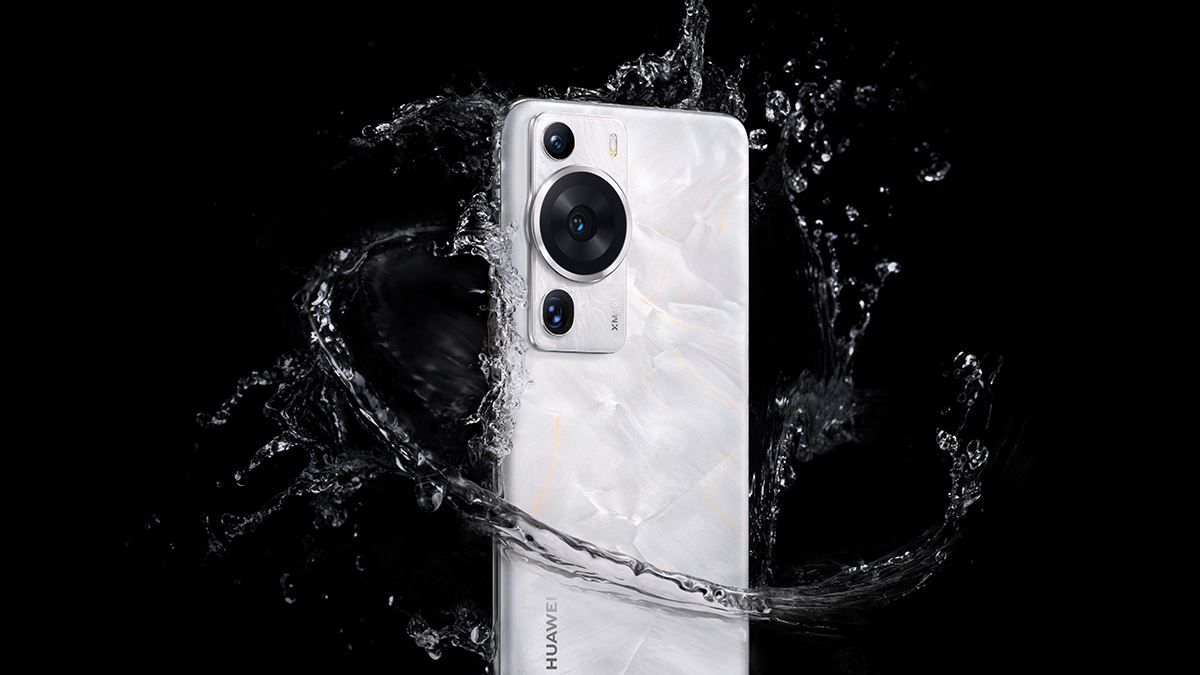 HUAWEI P60 Pro with a splash of water