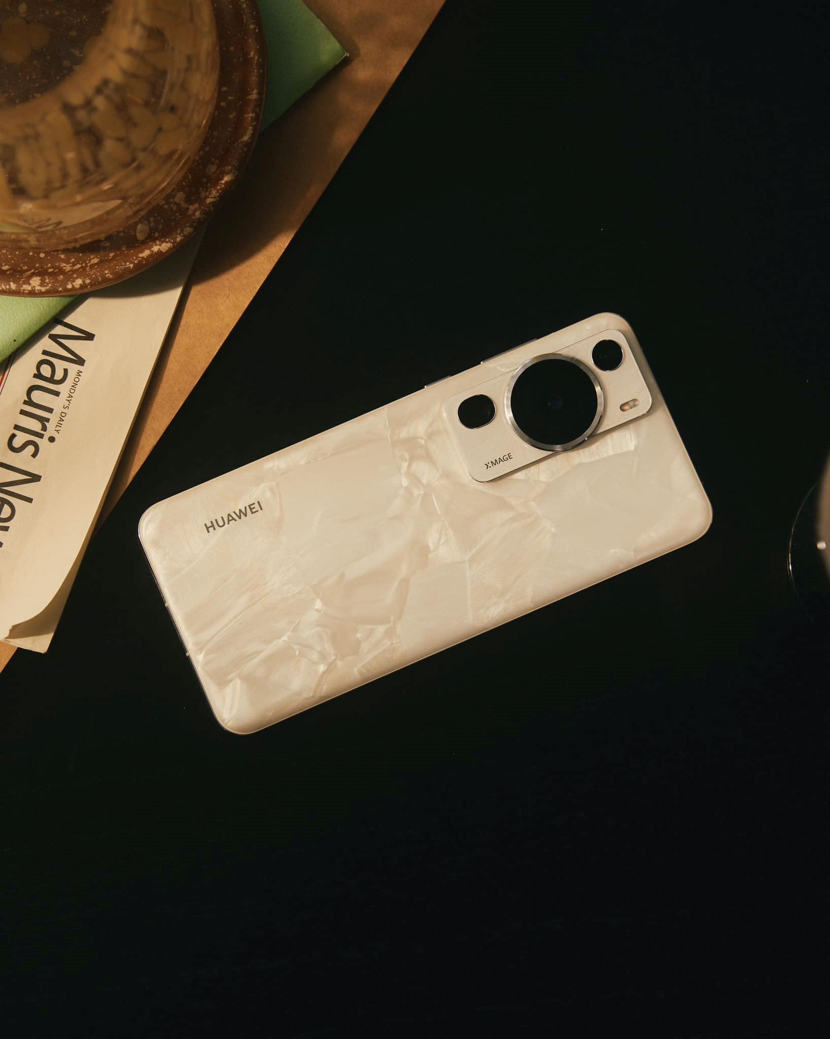 HUAWEI P60 Pro Rococo Pearl design