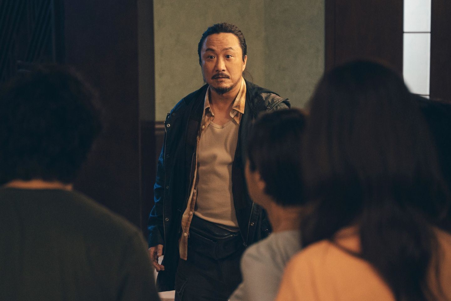 🎬香港千万票房黑色喜剧电影❗️《死尸死时四十四》629全马戏院上映🔥