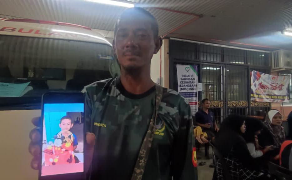 dua kanak-kanak lemas, terjatuh dalam kolam ternakan udang