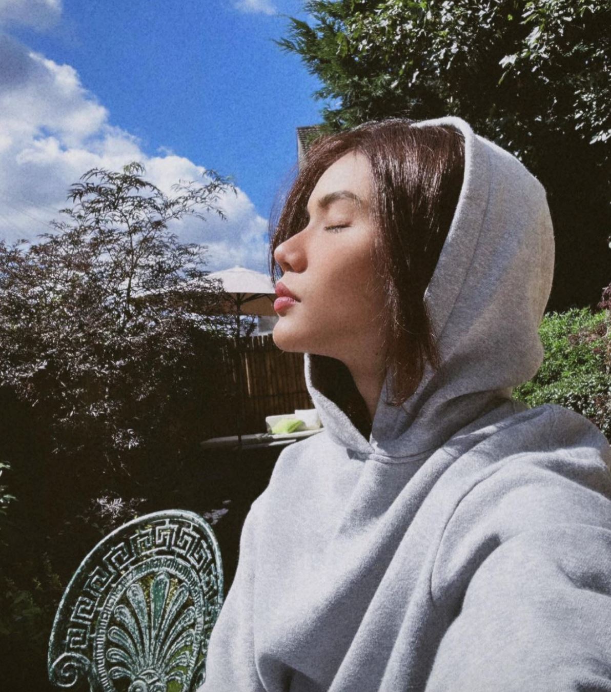 “putus cinta itu rasa sakitnya seakan waktu berhenti,” – mimi lana