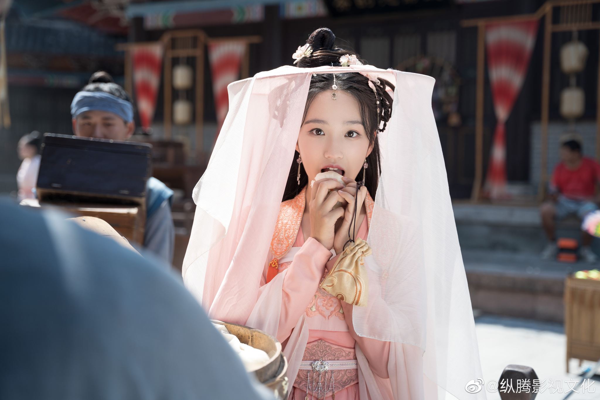 陆剧《万市大吉》热播中🔥江湖倒霉蛋方晓东vs天降吉星尹蕊🤩