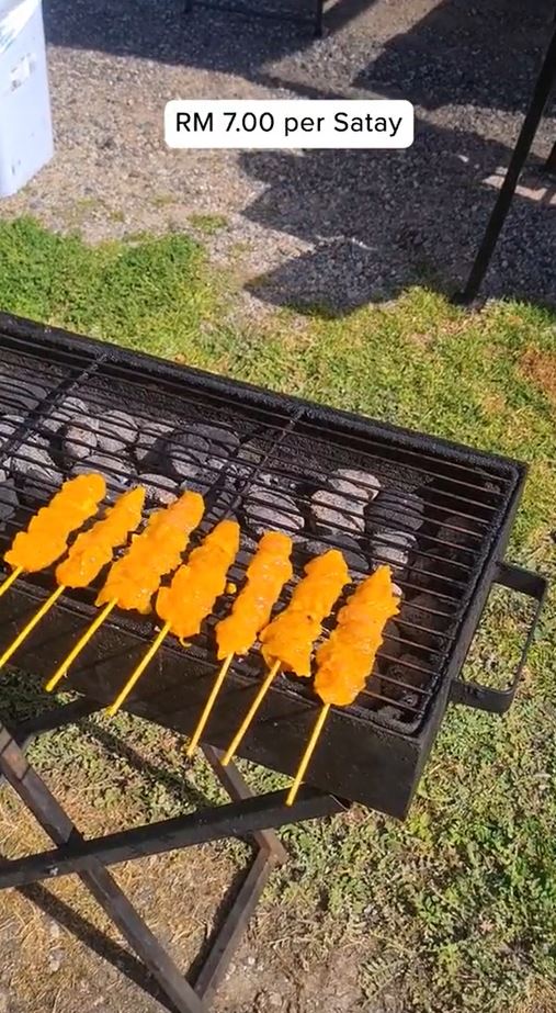 【一串沙爹rm7】3小时卖出400串！网惊：月入rm100k！