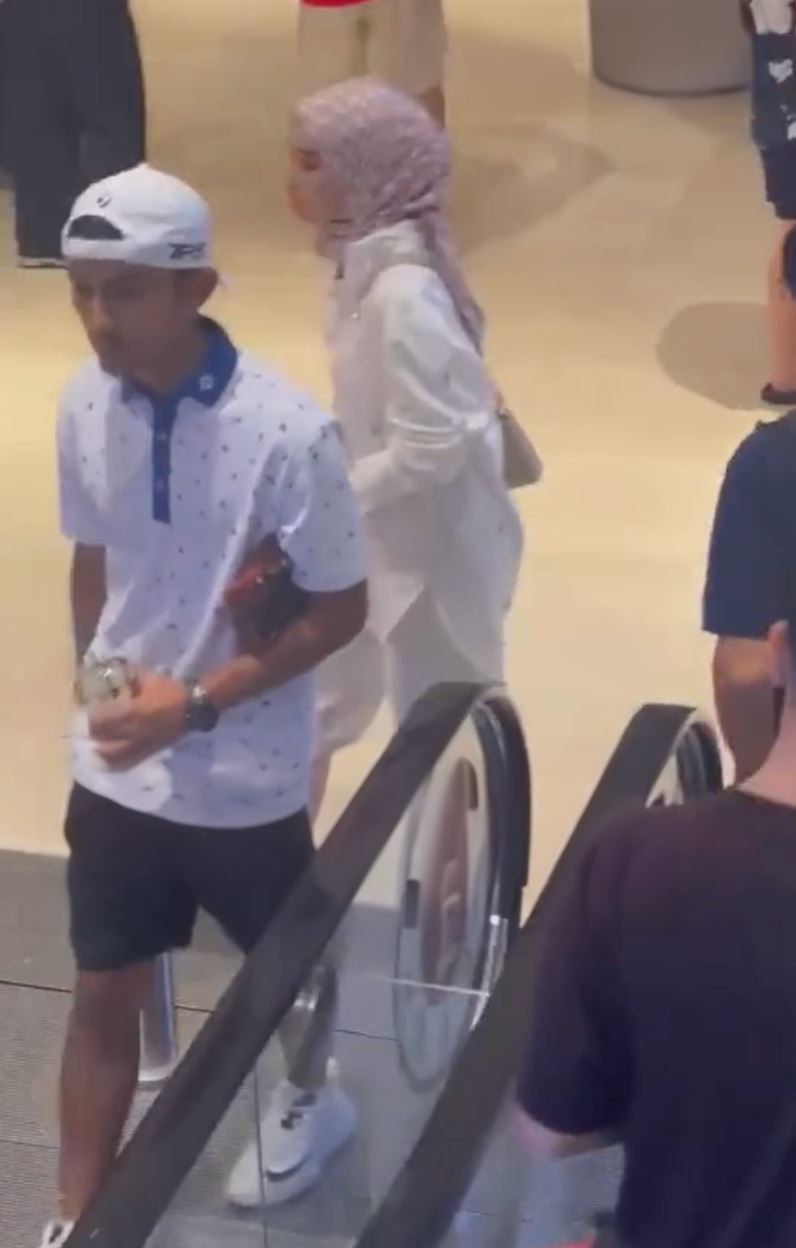 ezzrin loy akui kurang selesa video dia bersama sharifah rose tular