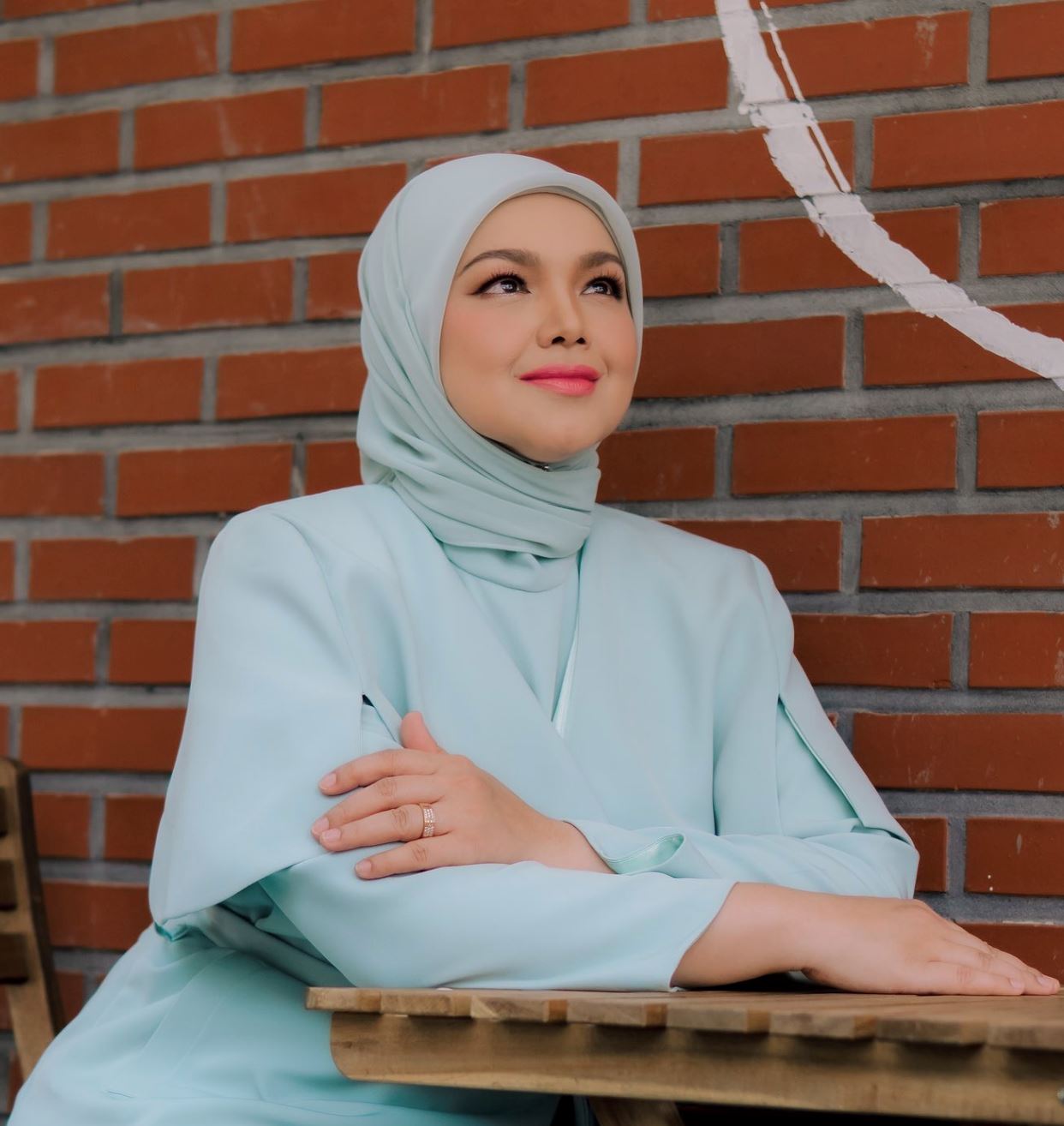 siti nurhaliza tak pernah labelkan diri penyanyi nombor 1 negara, “tak penting pun..”