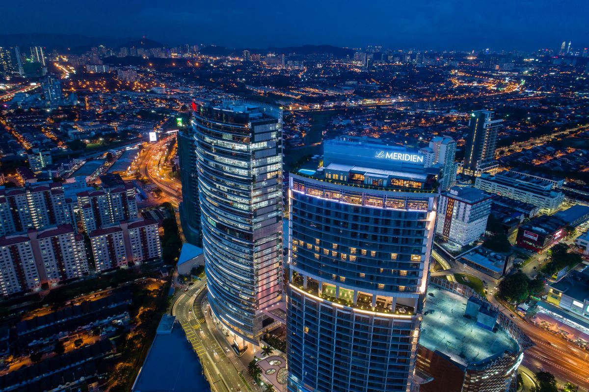 Le Meridien Petaling Jaya facade at night