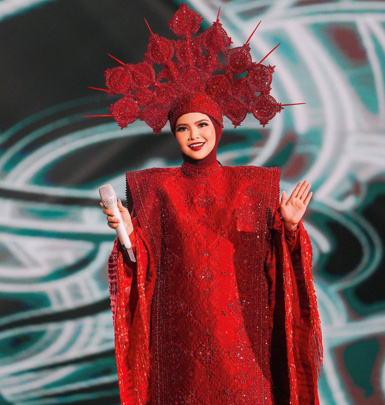 aina abdul belanja lebih setengah juta ringgit hanya untuk baju dan mikrofon