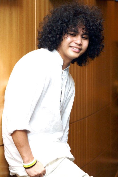 warna rambut hijau hanya gimik lagu baru, hafiz suip akhir cukur pendek