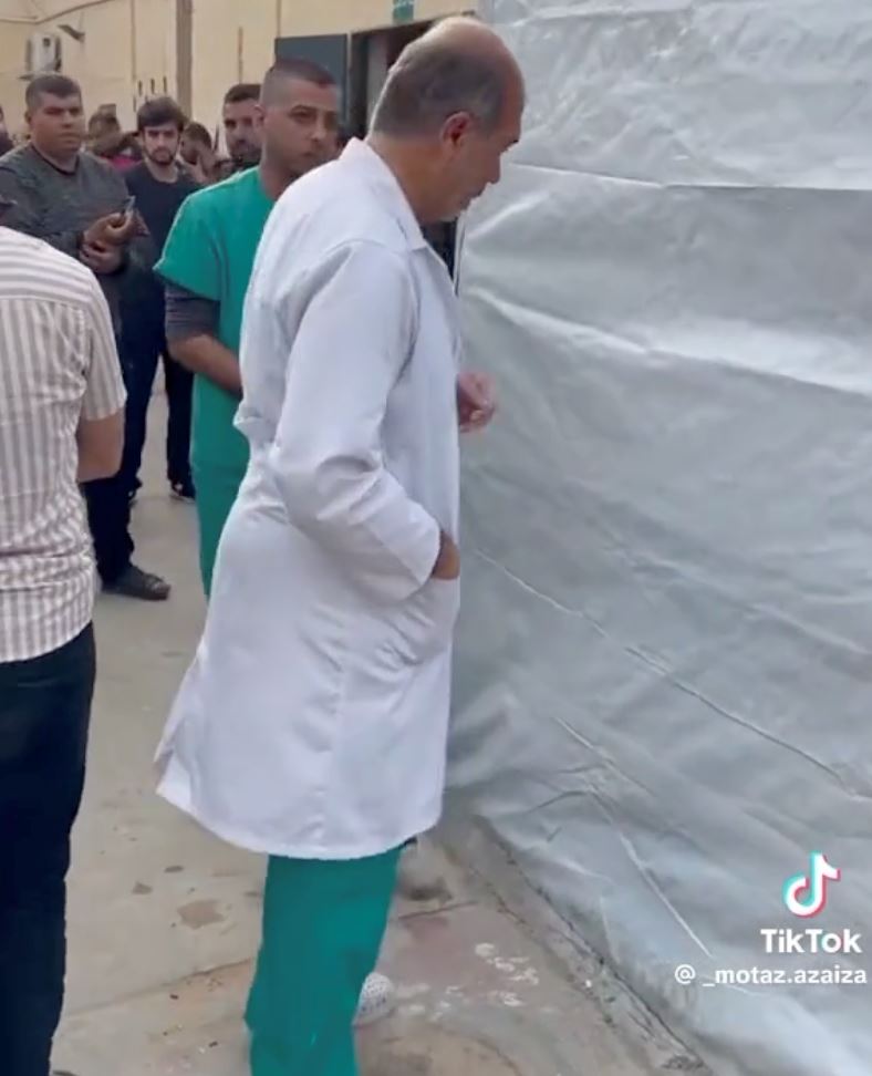 pakar bedah di gaza ini terpaksa potong kaki anak sendiri tanpa bius [video]