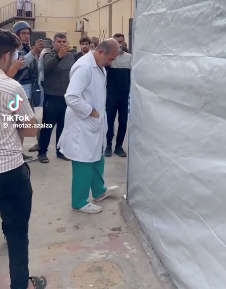 pakar bedah di gaza ini terpaksa potong kaki anak sendiri tanpa bius [video]