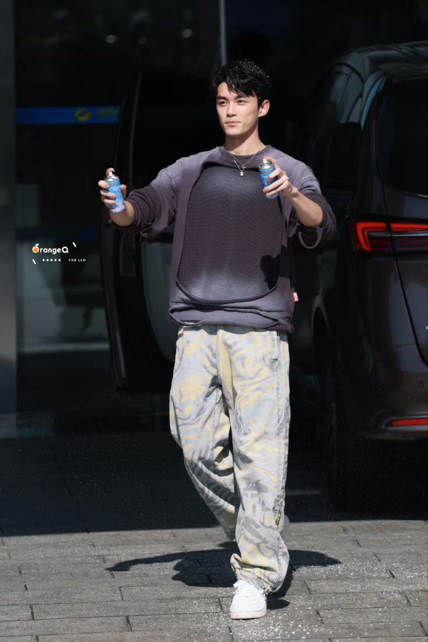 吴磊自制雪景超浪漫❄️浪漫后不忘回归现实被粉丝赞爆💗