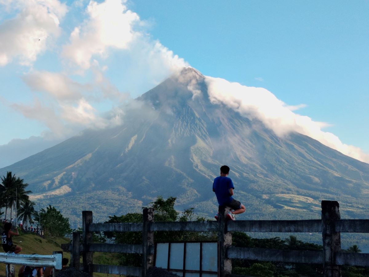 Mountain view photo taken on HONOR X9b