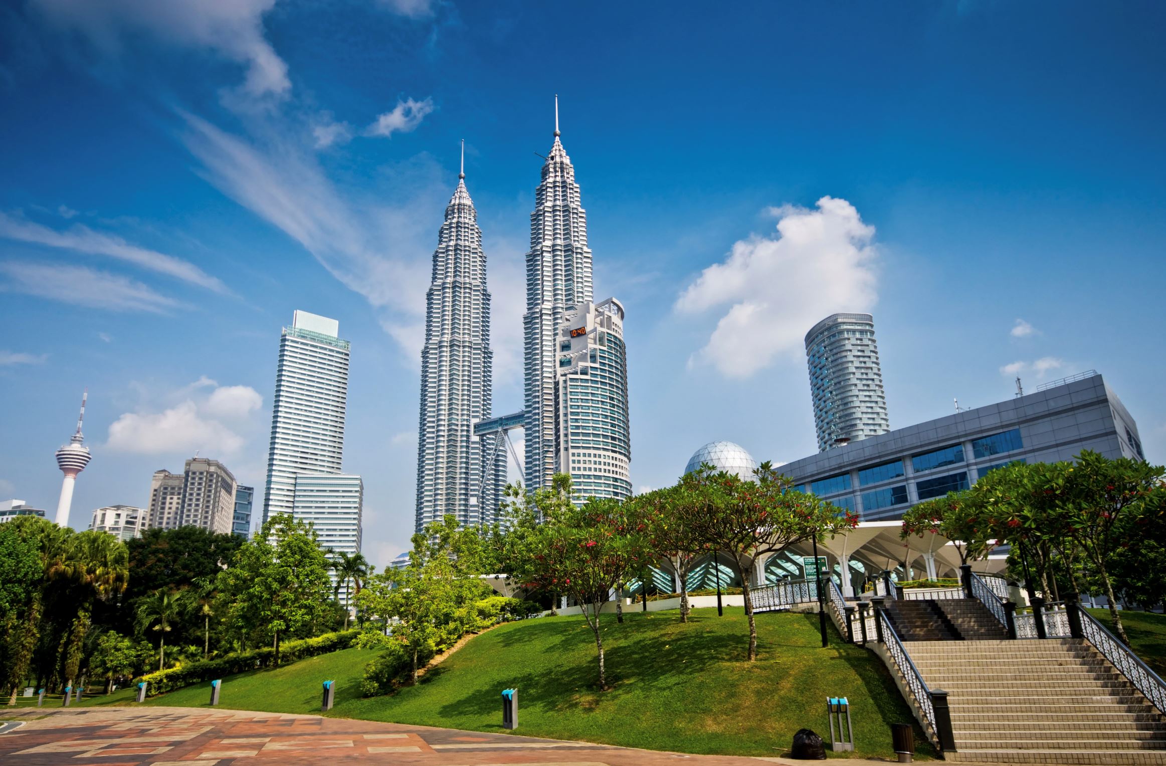 malaysia ranks third in english proficiency in asia, trailing behind singapore and the philippines