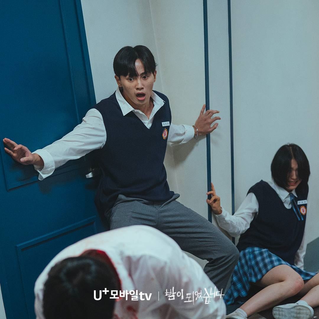 韩剧《夜幕降临》12月4日上线❗以狼人杀游戏为背景的悬疑惊悚剧😱