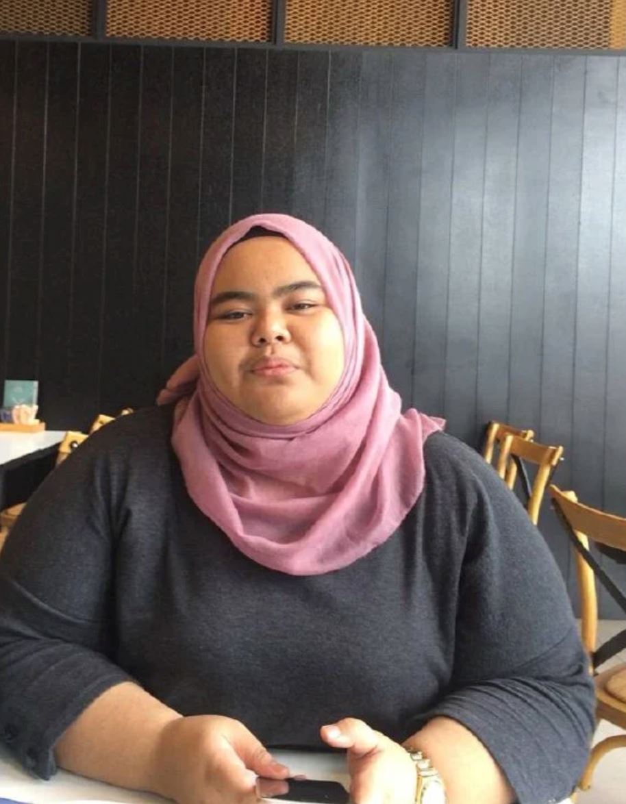 malaysian woman shares remarkable 80kg weight loss journey following high school bullying