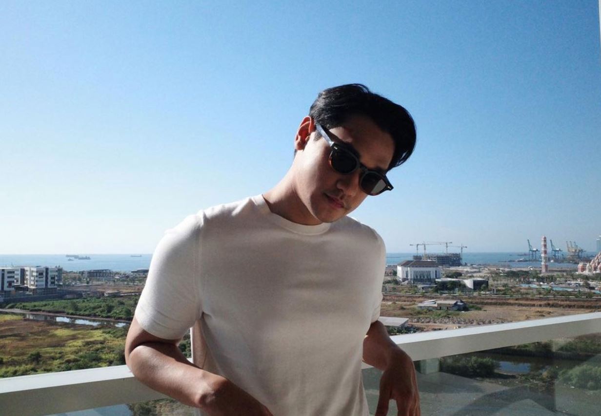 terlalu penat nak mengunyah, afgan minum jus dada ayam rebus campur pisang